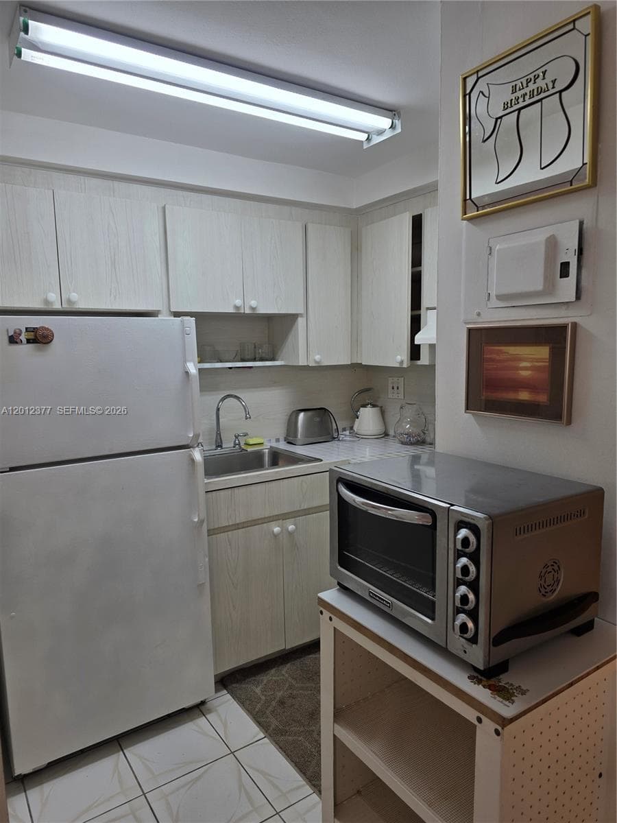2001 S Ocean Dr # 15, Hallandale Beach FL 33009 photo 2
