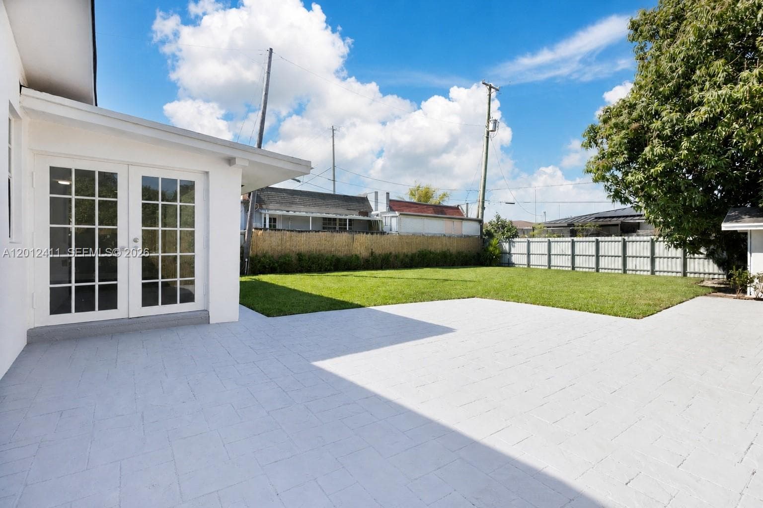 395 W 39th Pl, Hialeah FL 33012 photo 5