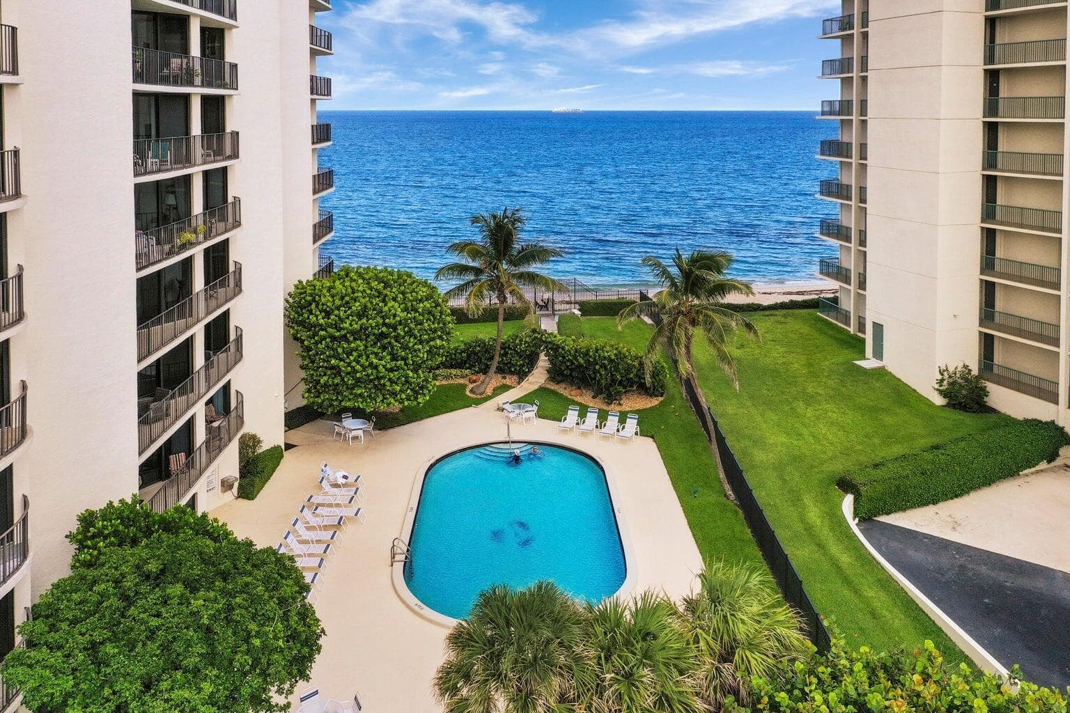 5420 N Ocean Drive # 1705, Singer Island FL 33404 photo 2