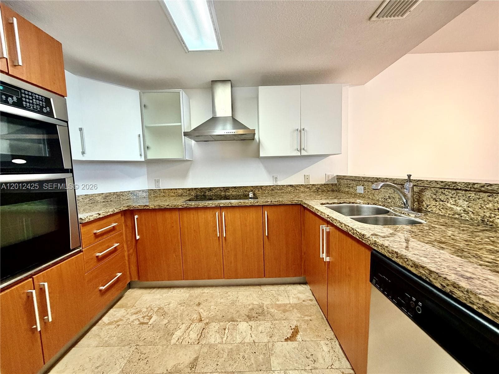 170 SE 14th St # 2906, Miami FL 33131 photo 5