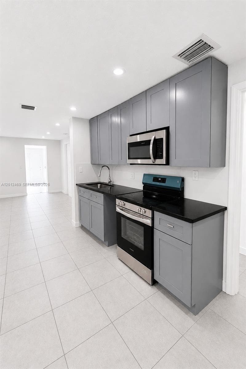1861 NW 112th St, Miami FL 33167 photo 5
