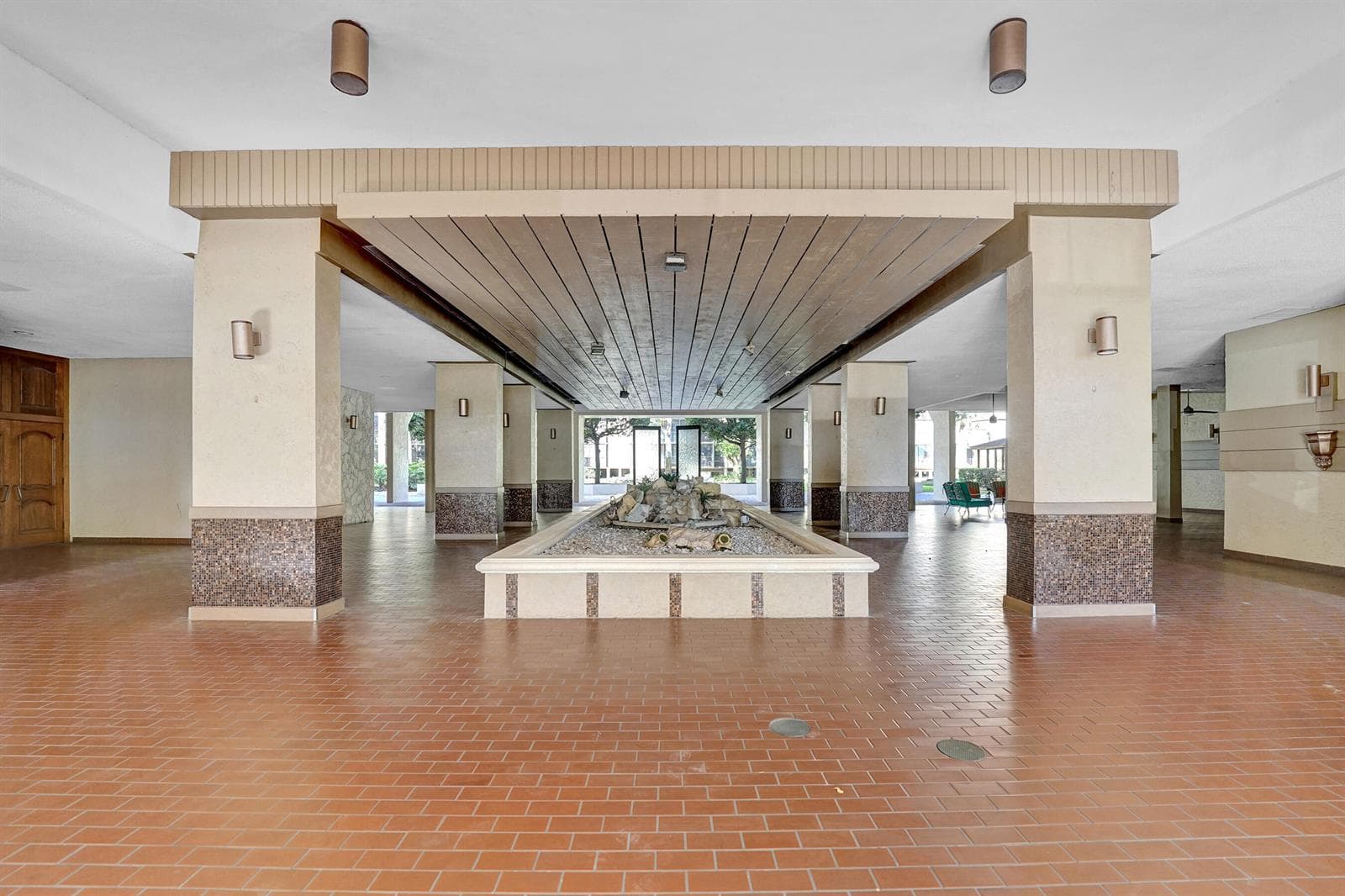 2802 N 46th Avenue # B620, Hollywood FL 33021 photo 3
