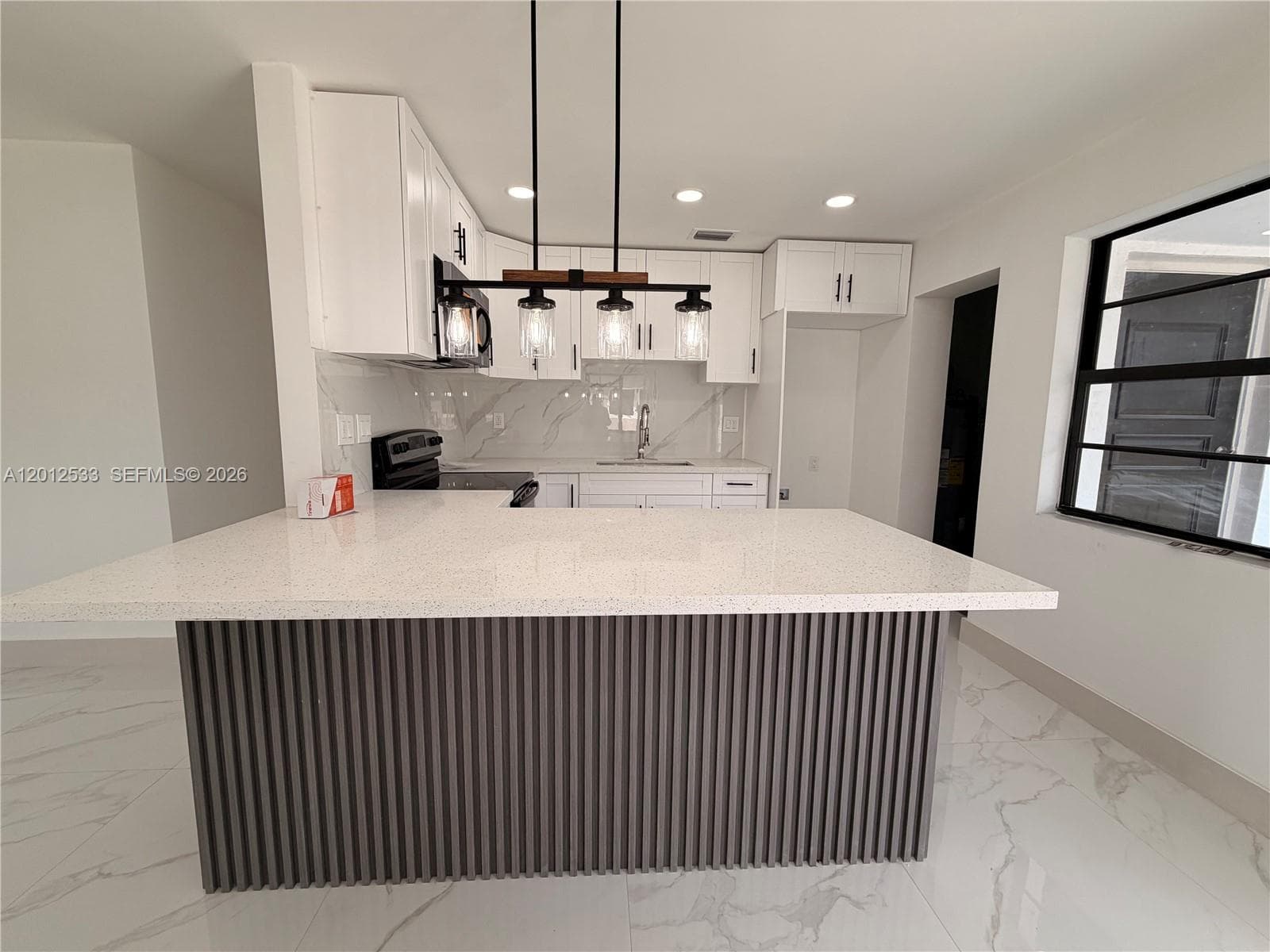 7600 Venetian St, Miramar FL 33023 photo 4