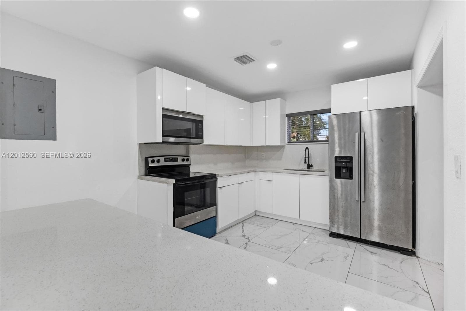 4530 SW 25th St, West Park FL 33023 photo 4