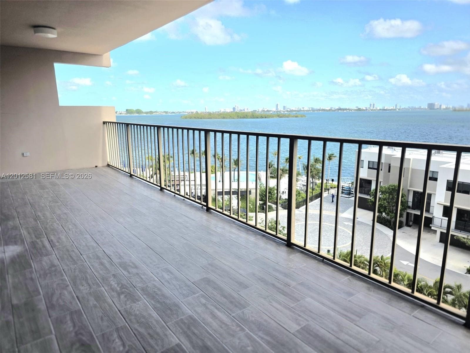 1800 NE 114th St # 706, Miami, FL 33181