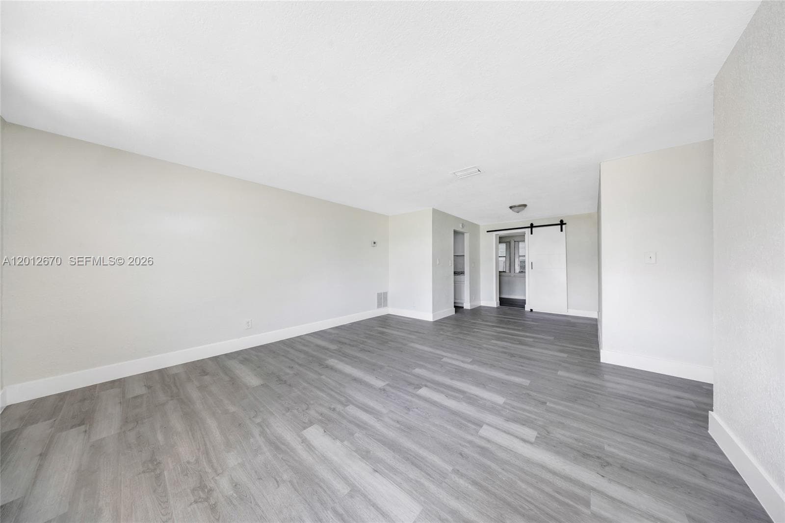 2520 NW 2nd Dr, Pompano Beach FL 33064 photo 4