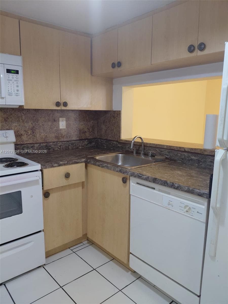 11790 SW 18th St # 3, Miami FL 33175 photo 3