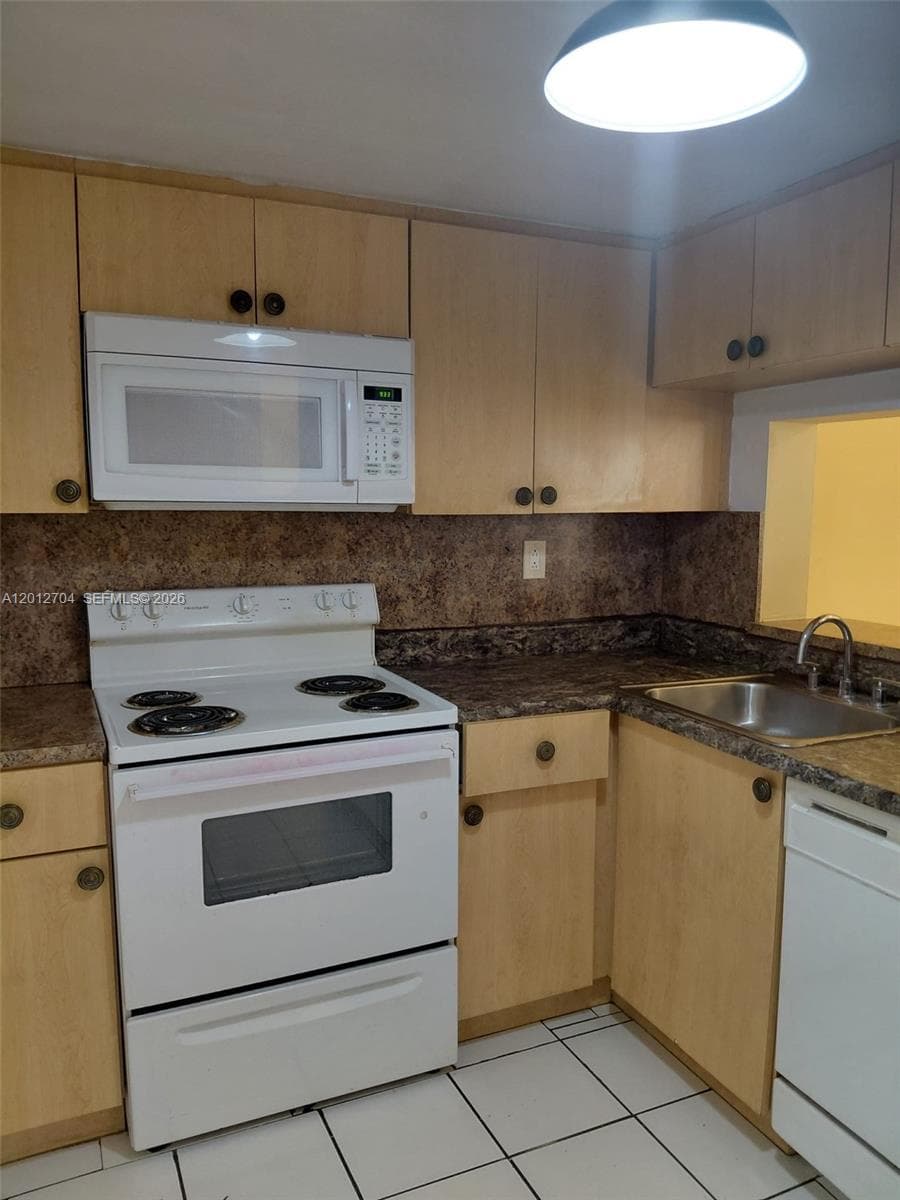 11790 SW 18th St # 3, Miami FL 33175 photo 5