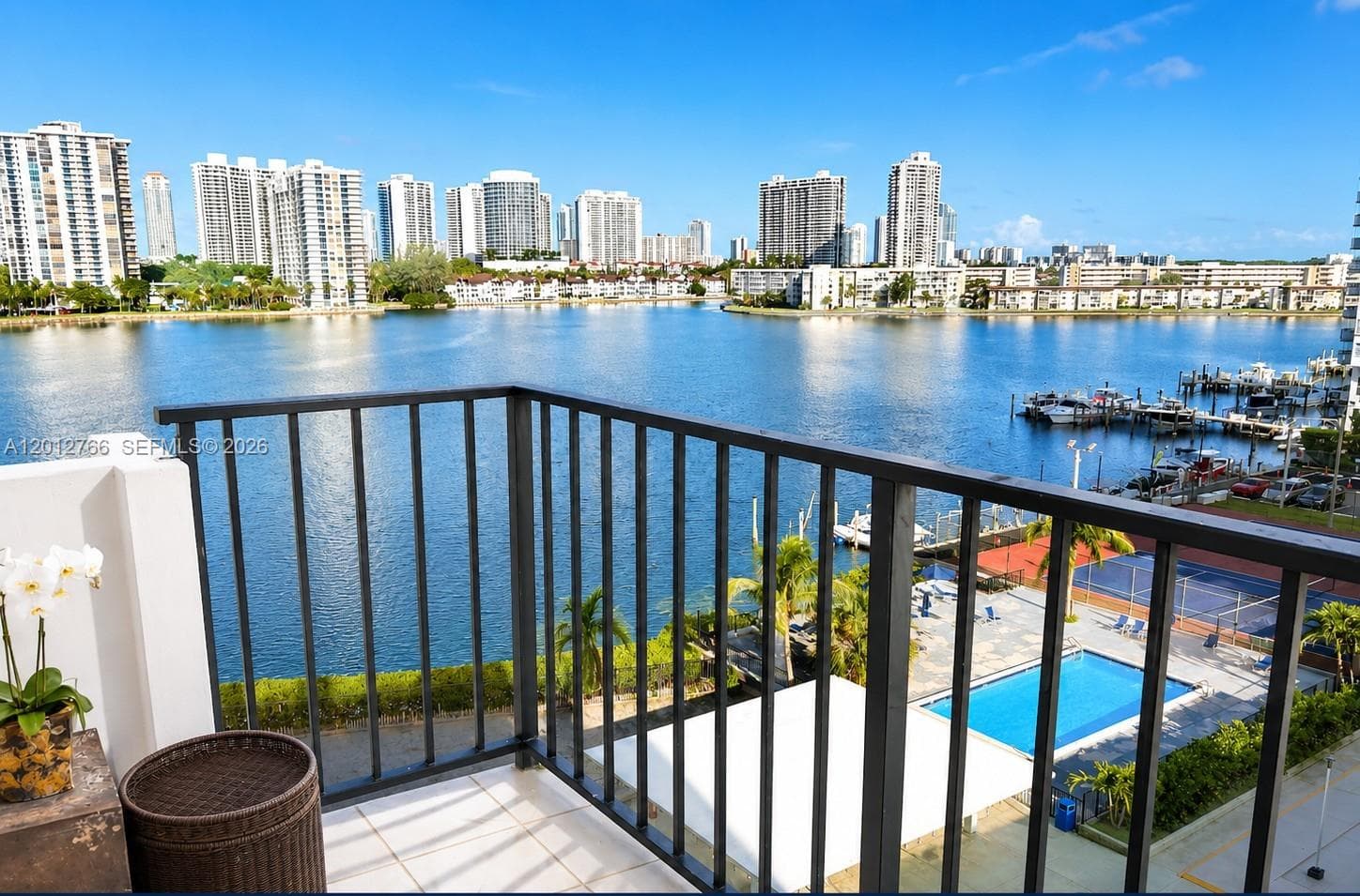 2780 NE 183rd St # 710, Aventura FL 33160 photo 2