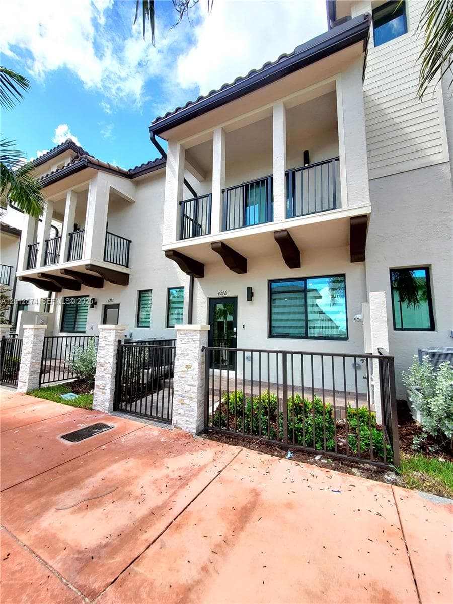 4278 NW 82nd Ave # 4278, Doral FL 33166 photo 2