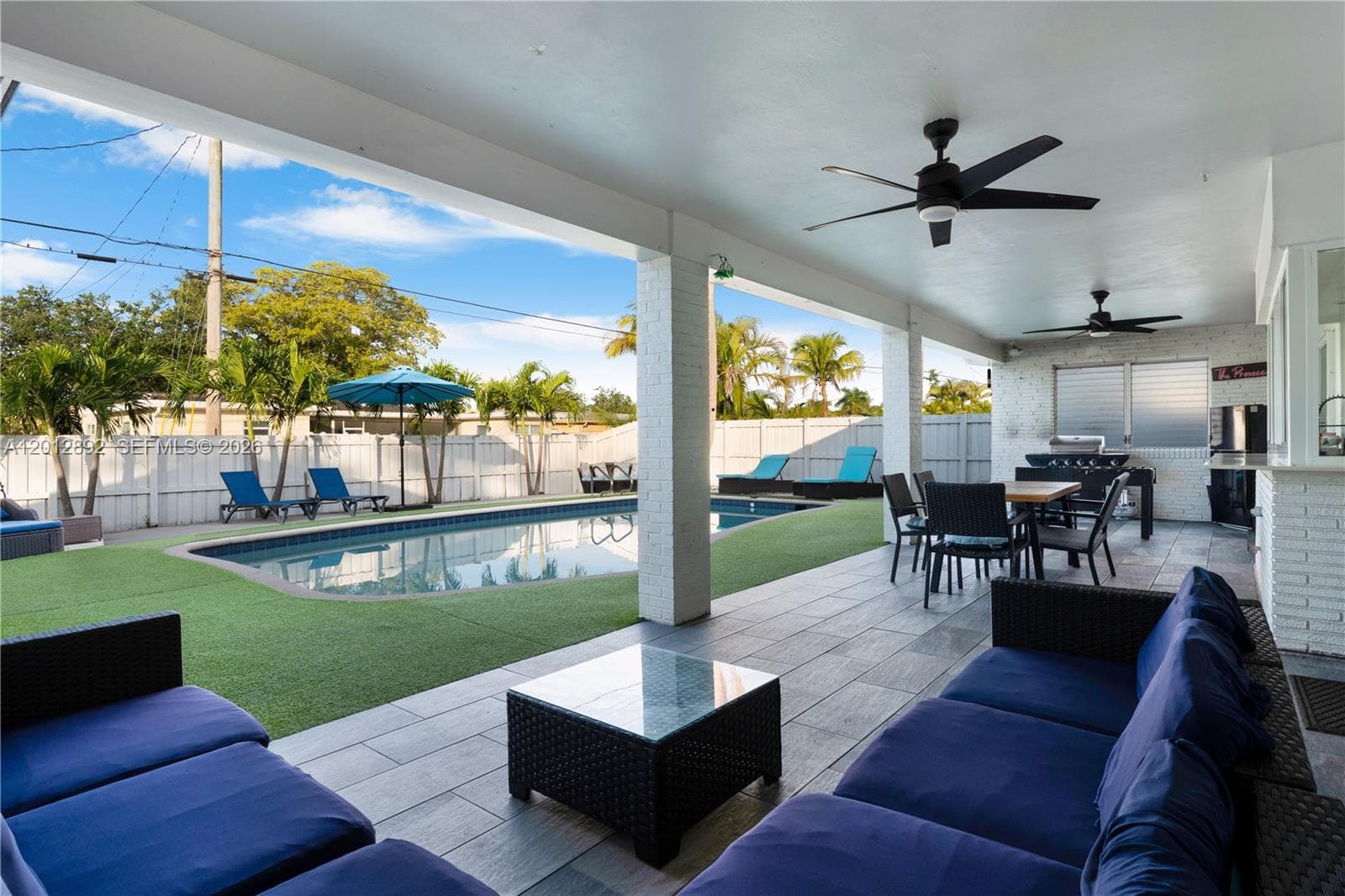 632 S Crescent Dr, Hollywood FL 33021