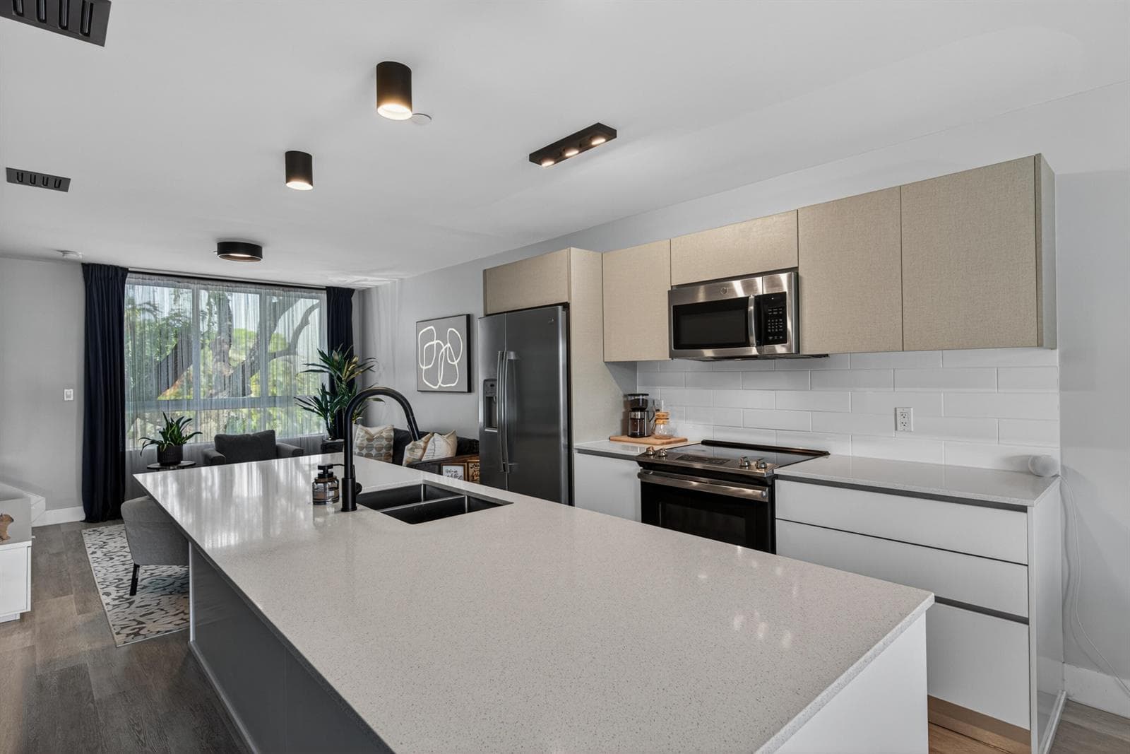 2535 NE 193rd Street # 3203, Miami FL 33180 photo 2