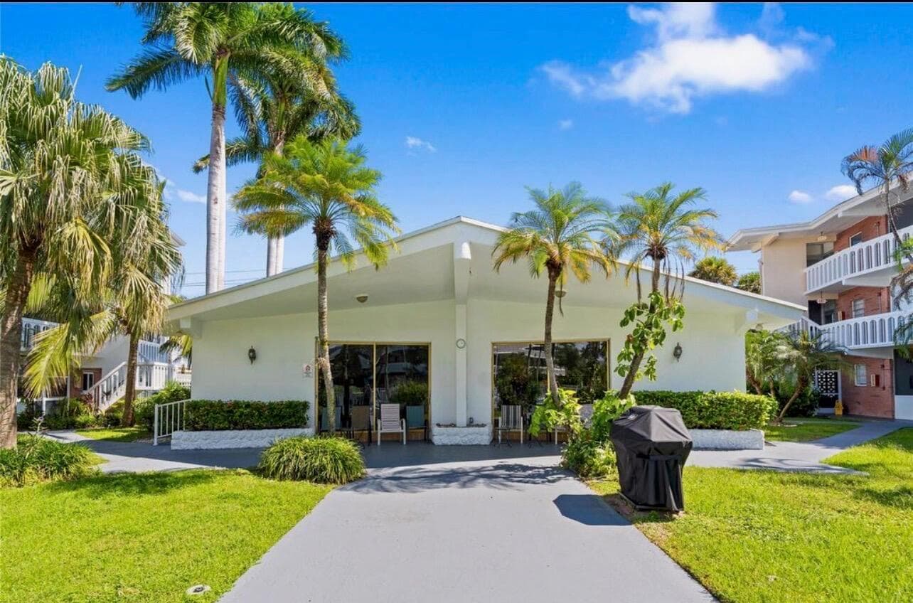 161 NE 10th Avenue # 12b, Hallandale Beach FL 33009 photo 3