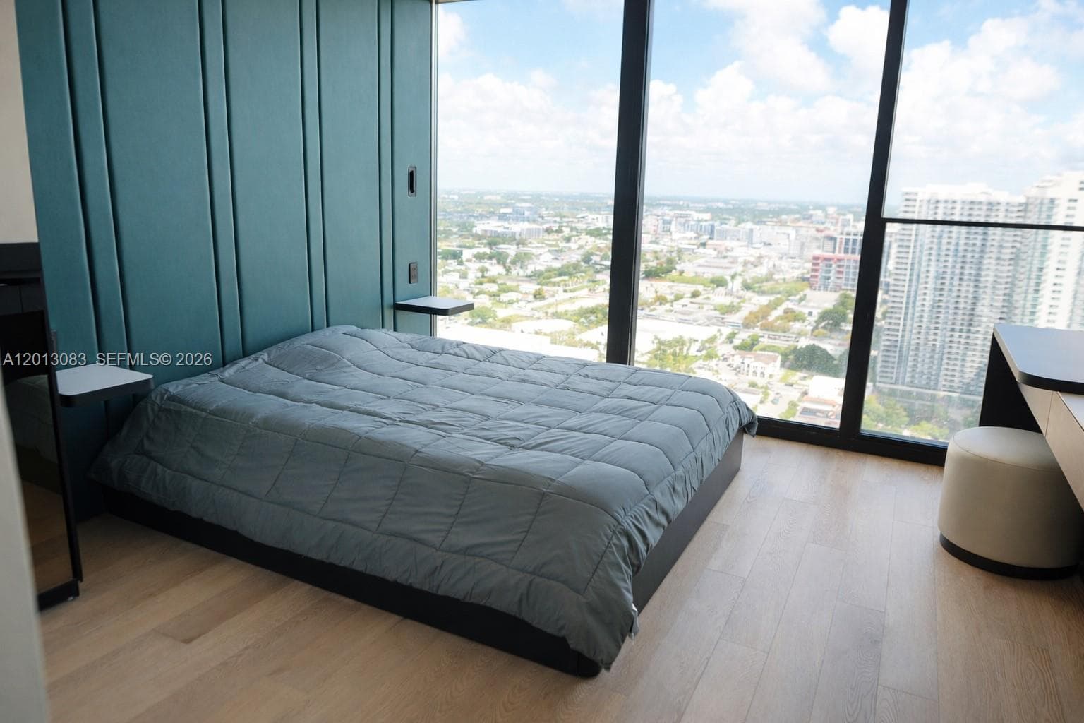 20 NE 11 st # 3403B, Miami FL 33132 photo 3
