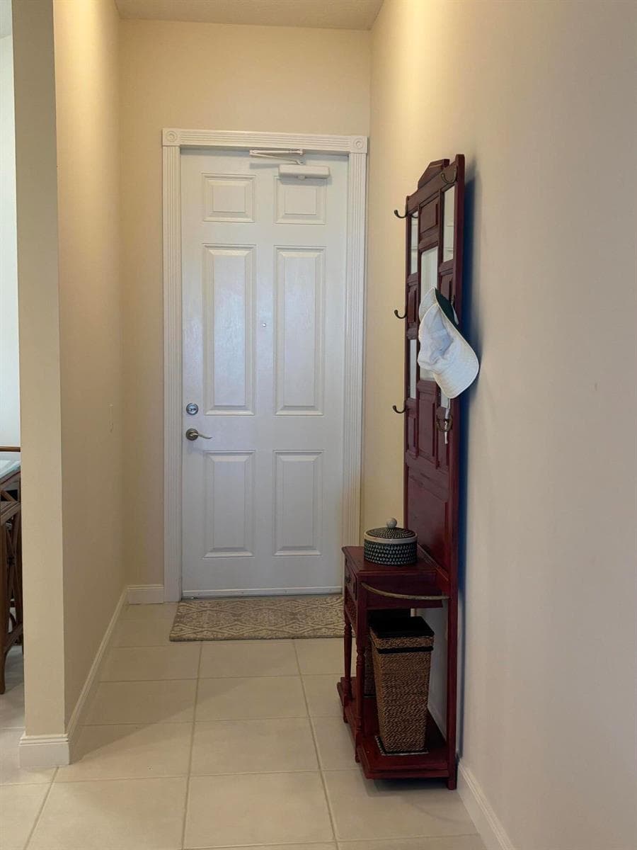 27 Harbour Isle Drive W # 305, Fort Pierce FL 34949 photo 2