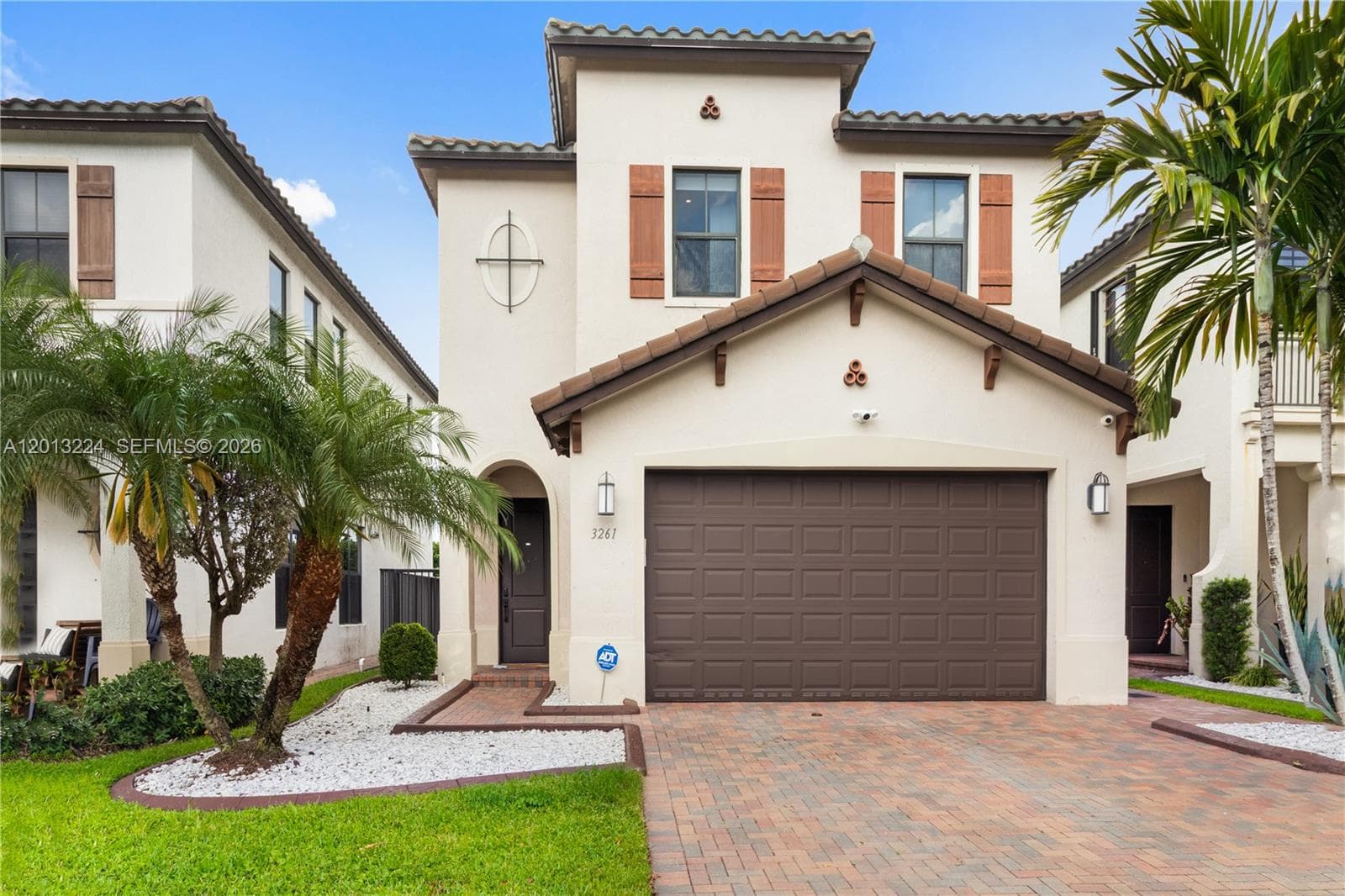 3261 W 99th Pl, Hialeah FL 33018 photo 2