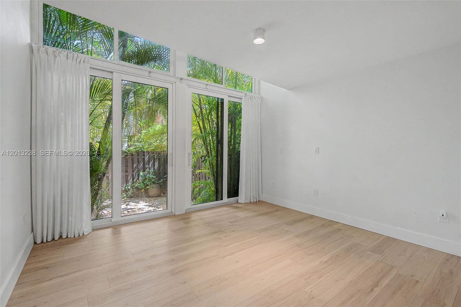 2984 Mary St, Miami FL 33133 photo 3