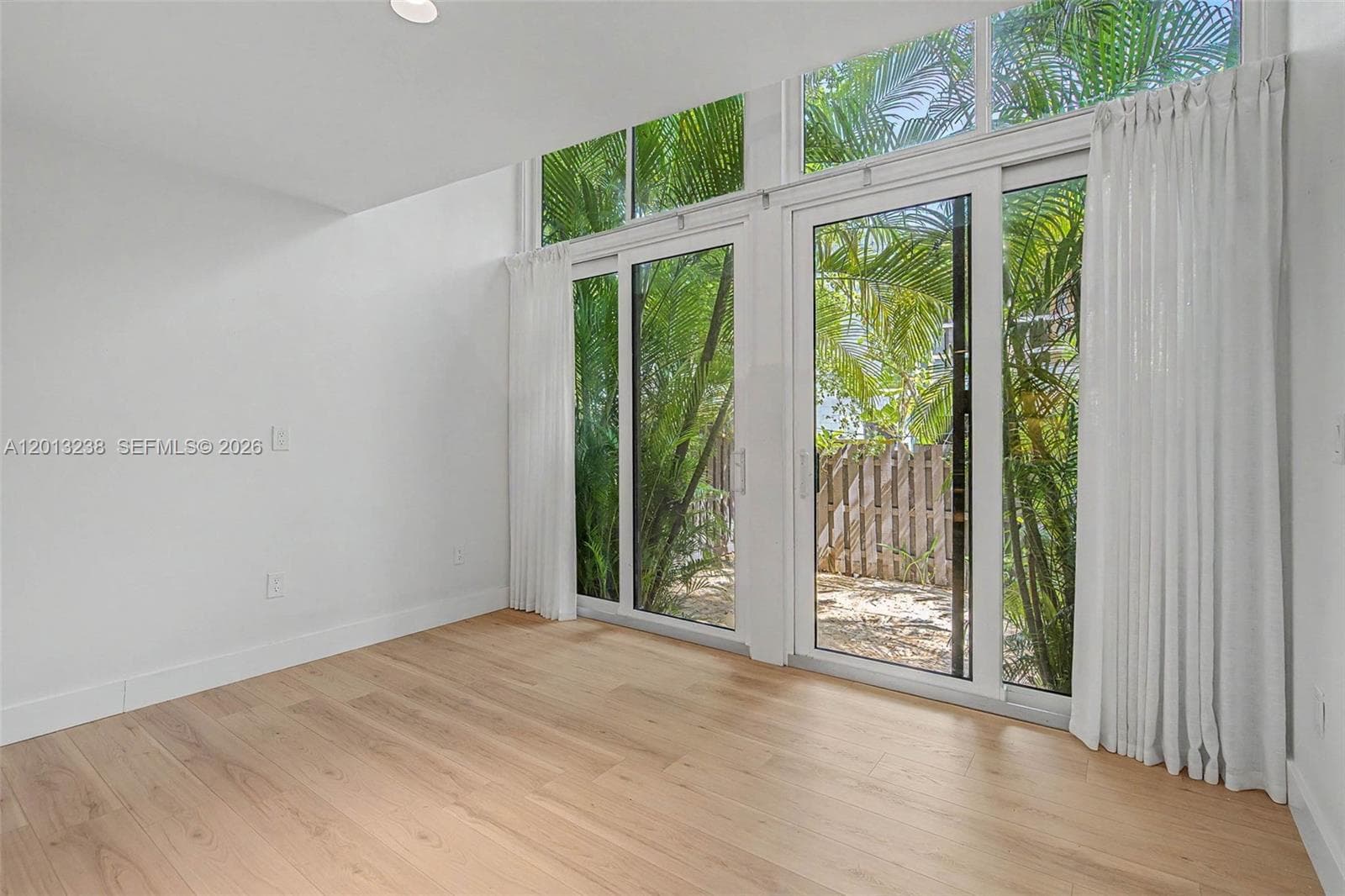 2984 Mary St, Miami FL 33133 photo 4
