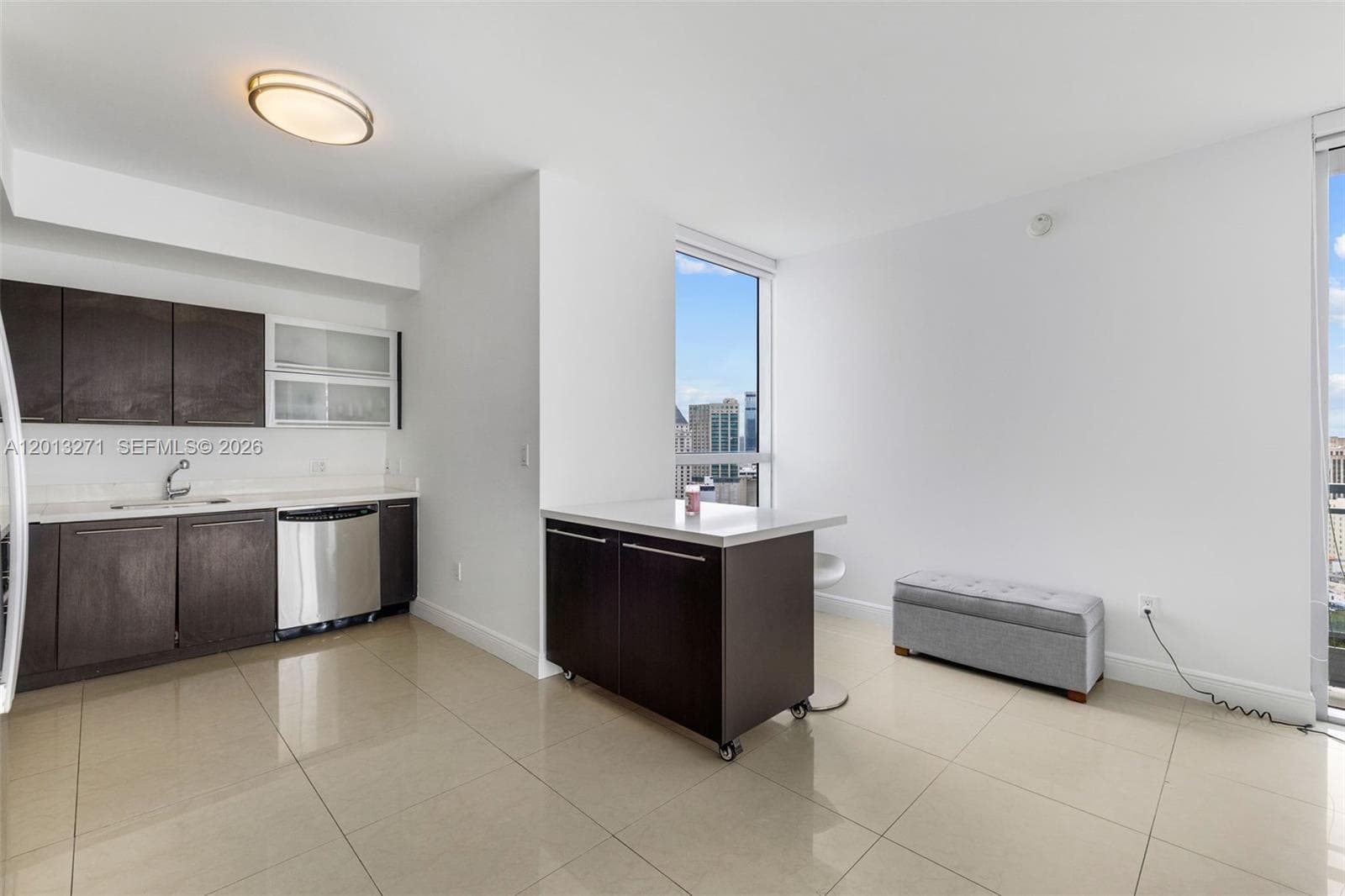 90 SW 3rd St # 2504, Miami FL 33130 photo 2
