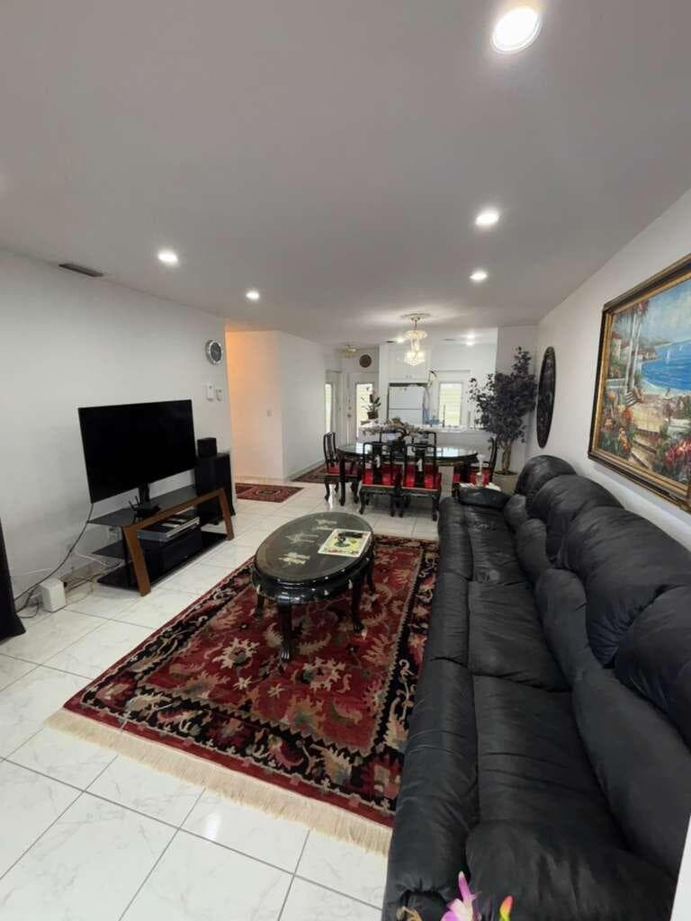 4706 NW 36th Street # 605, Lauderdale Lakes FL 33319 photo 3