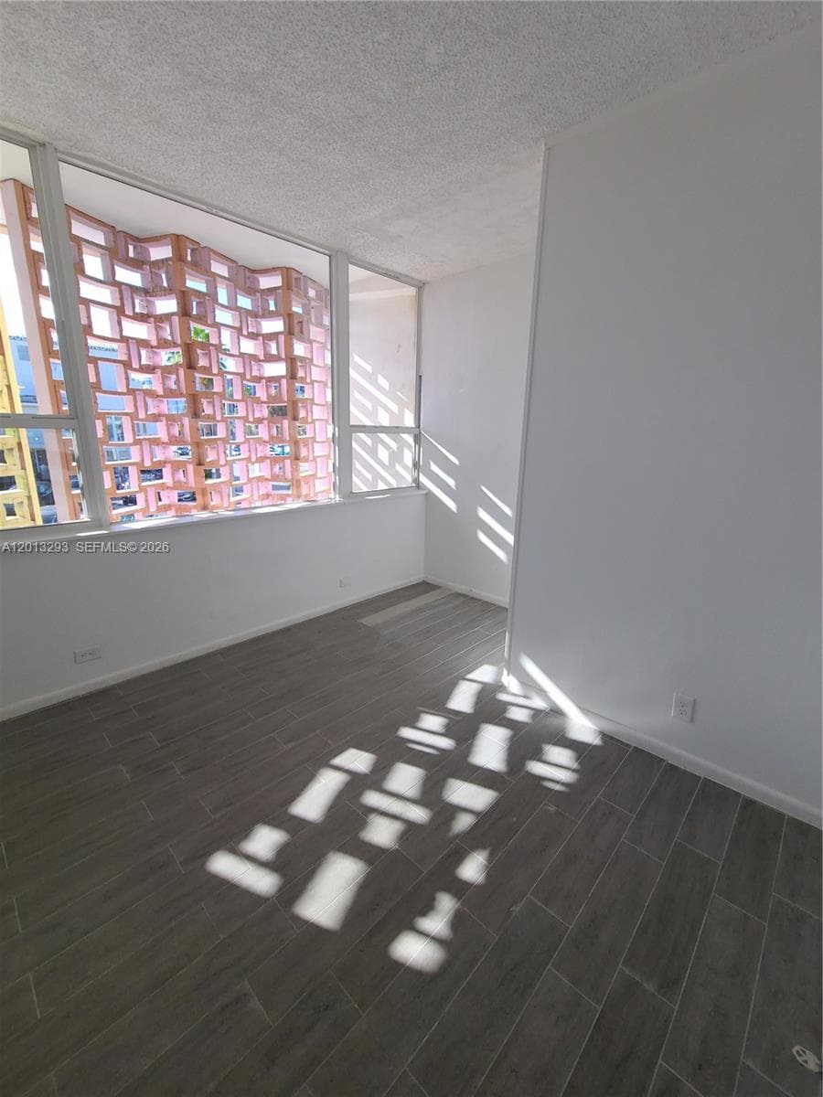 2406 E Oakland Park Blvd, Fort Lauderdale FL 33306 photo 4