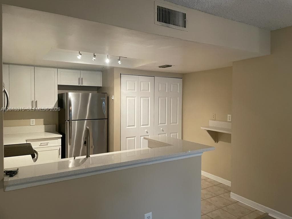 4195 N Haverhill Rd # 318, West Palm Beach FL 33417