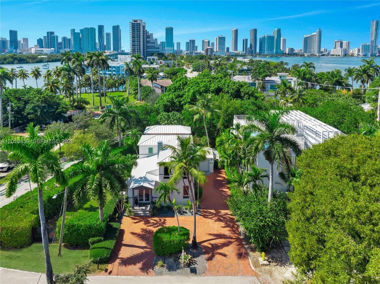 1281 S Venetian Way, Miami FL 33139
