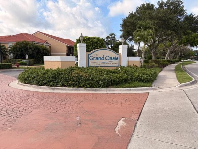 5661 Riverside Drive, Coral Springs FL 33067 photo 3