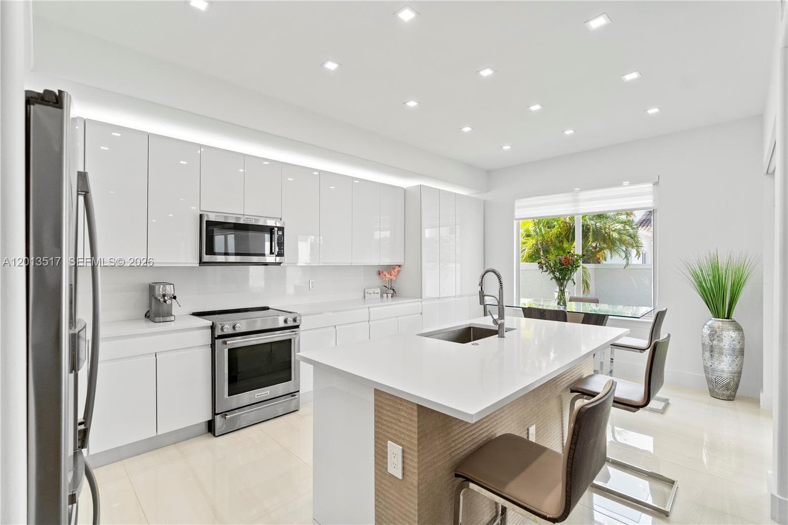 3188 NE 211th Ter, Aventura FL 33180 photo 3
