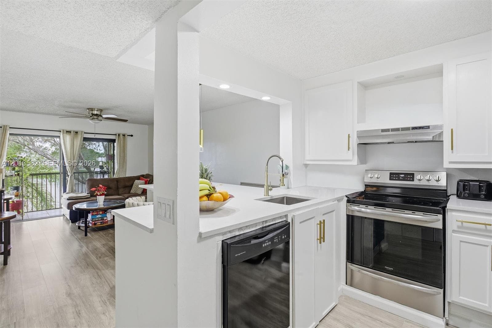 5501 Lakeside Dr # 204, Margate FL 33063 photo 2