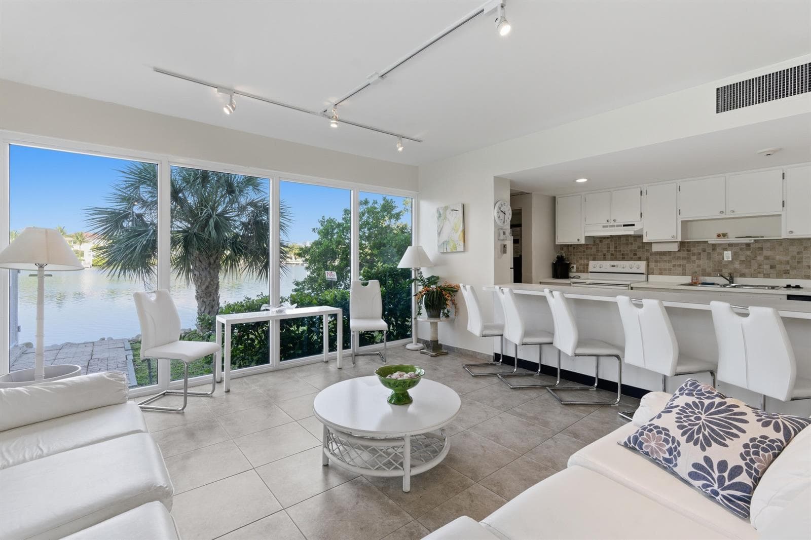 3581 S Ocean Boulevard Apt 4e, South Palm Beach FL 33480 photo 4