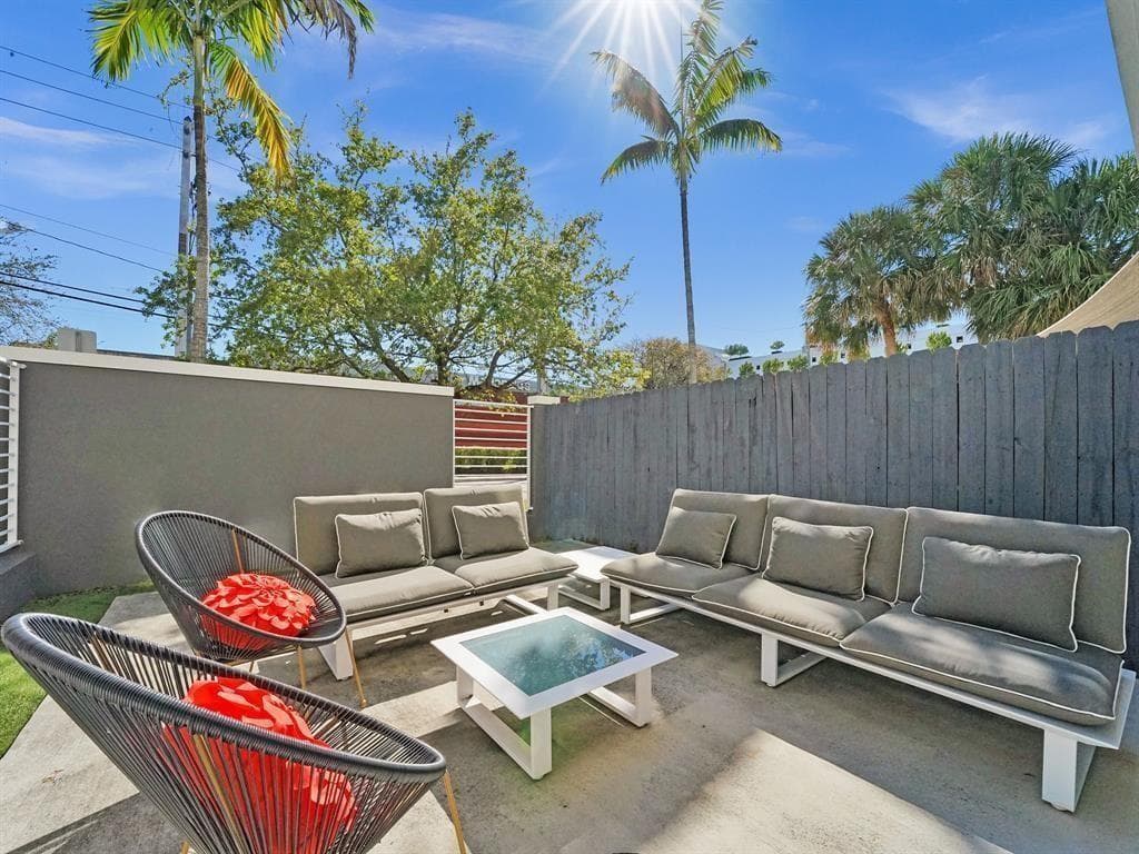 703 SE 16th Court, Fort Lauderdale FL 33316 photo 3