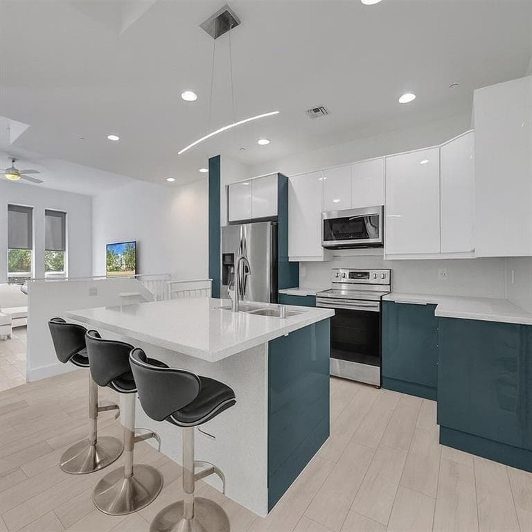703 SE 16th Court, Fort Lauderdale FL 33316 photo 5