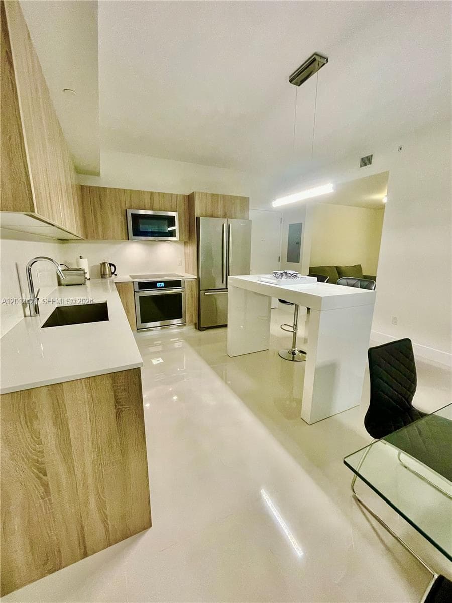 2960 NE 207th # 707, Aventura FL 33180 photo 3