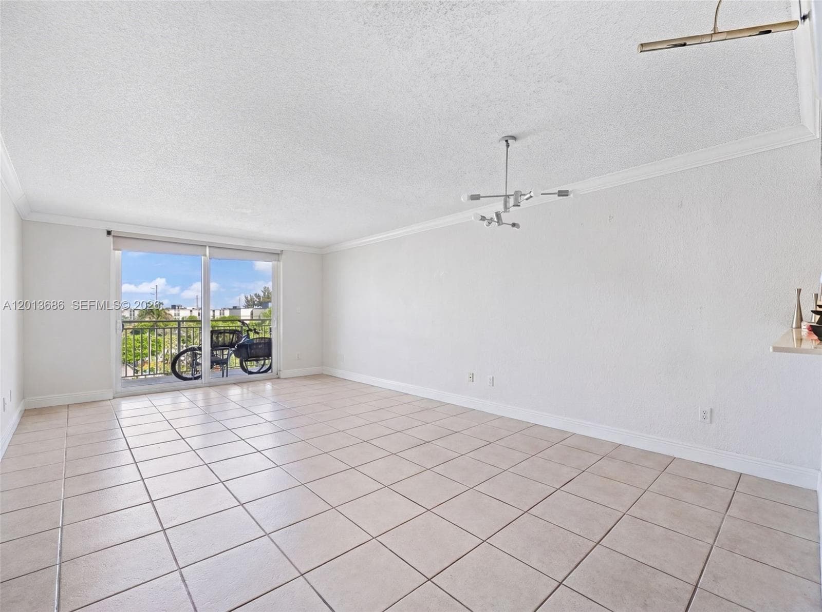 6950 Miami Gardens Dr # 506, Hialeah FL 33015 photo 4