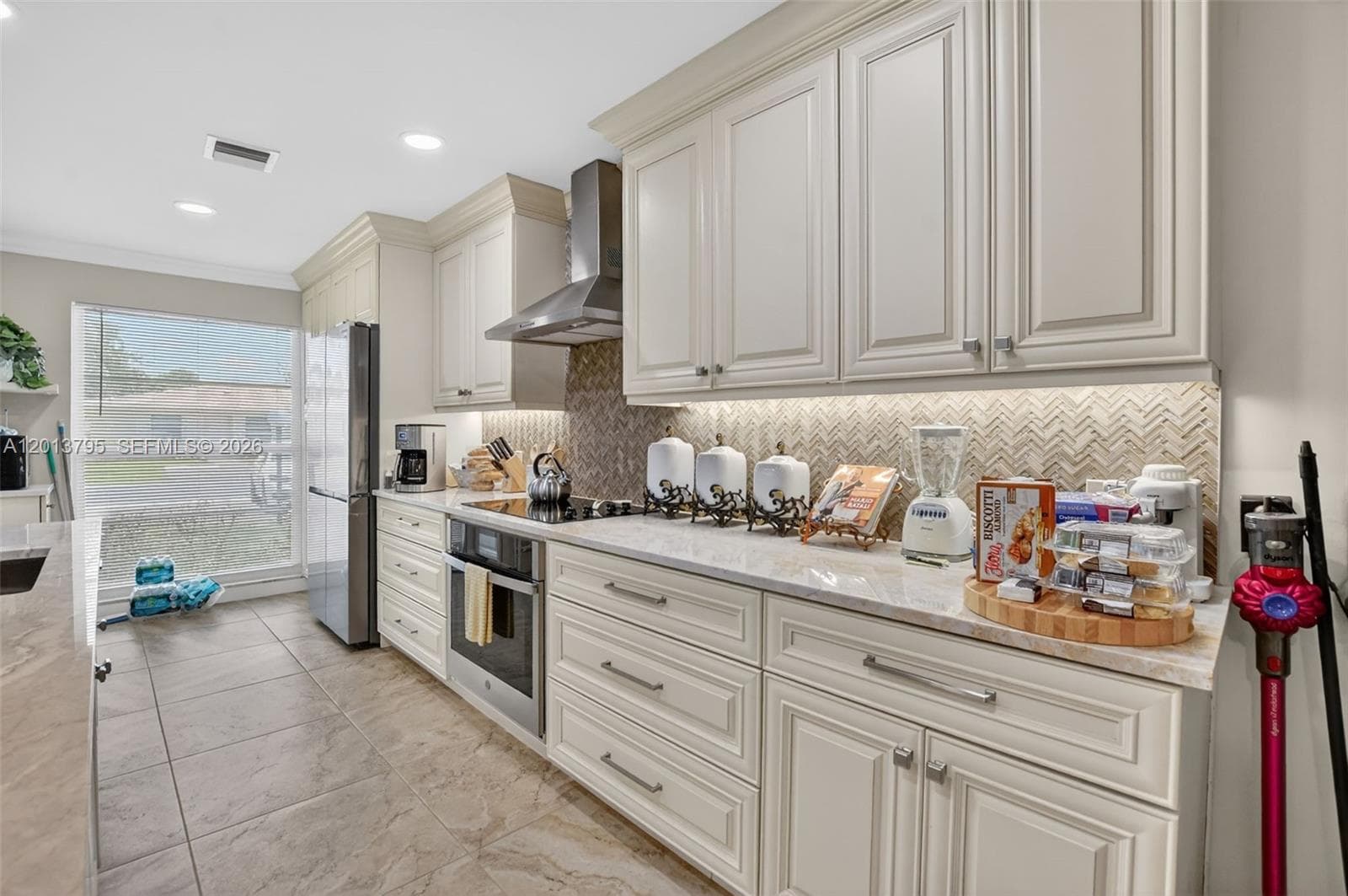 8749 Belle Aire Dr, Boca Raton FL 33433 photo 3