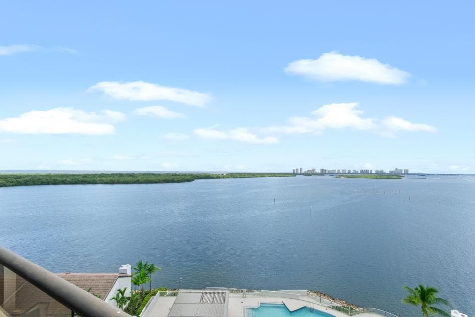 100 Lakeshore Drive # 957, North Palm Beach FL 33408