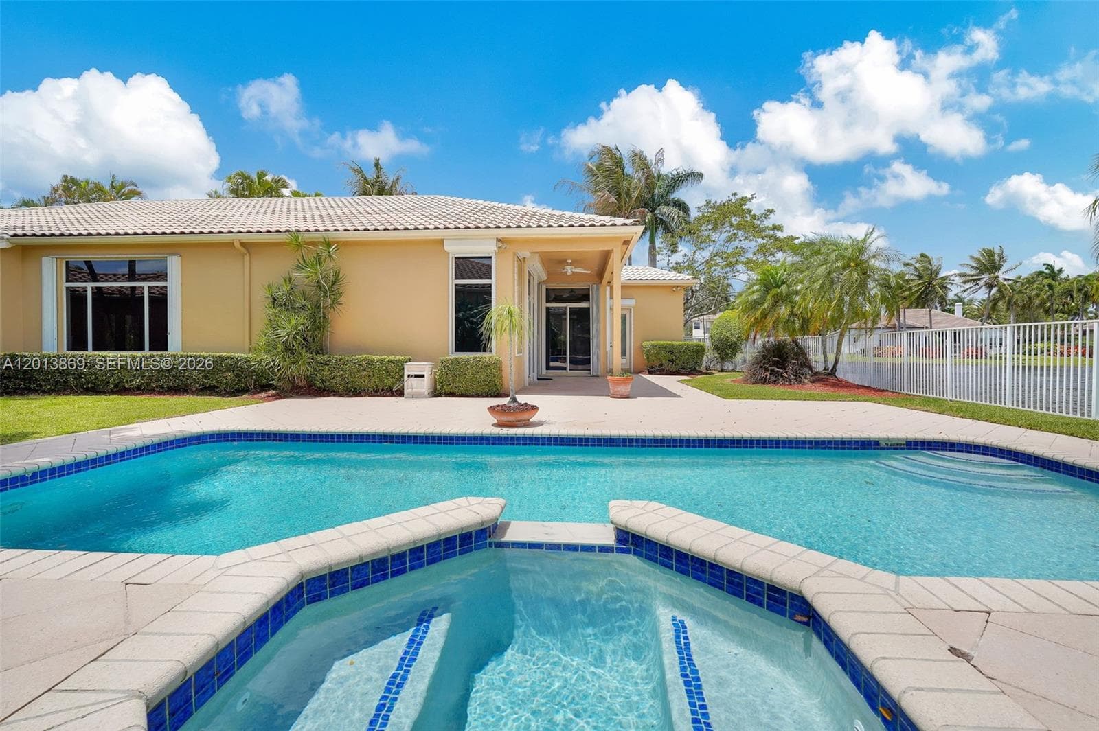 2456 Bay Isle Court, Weston FL 33327 photo 2