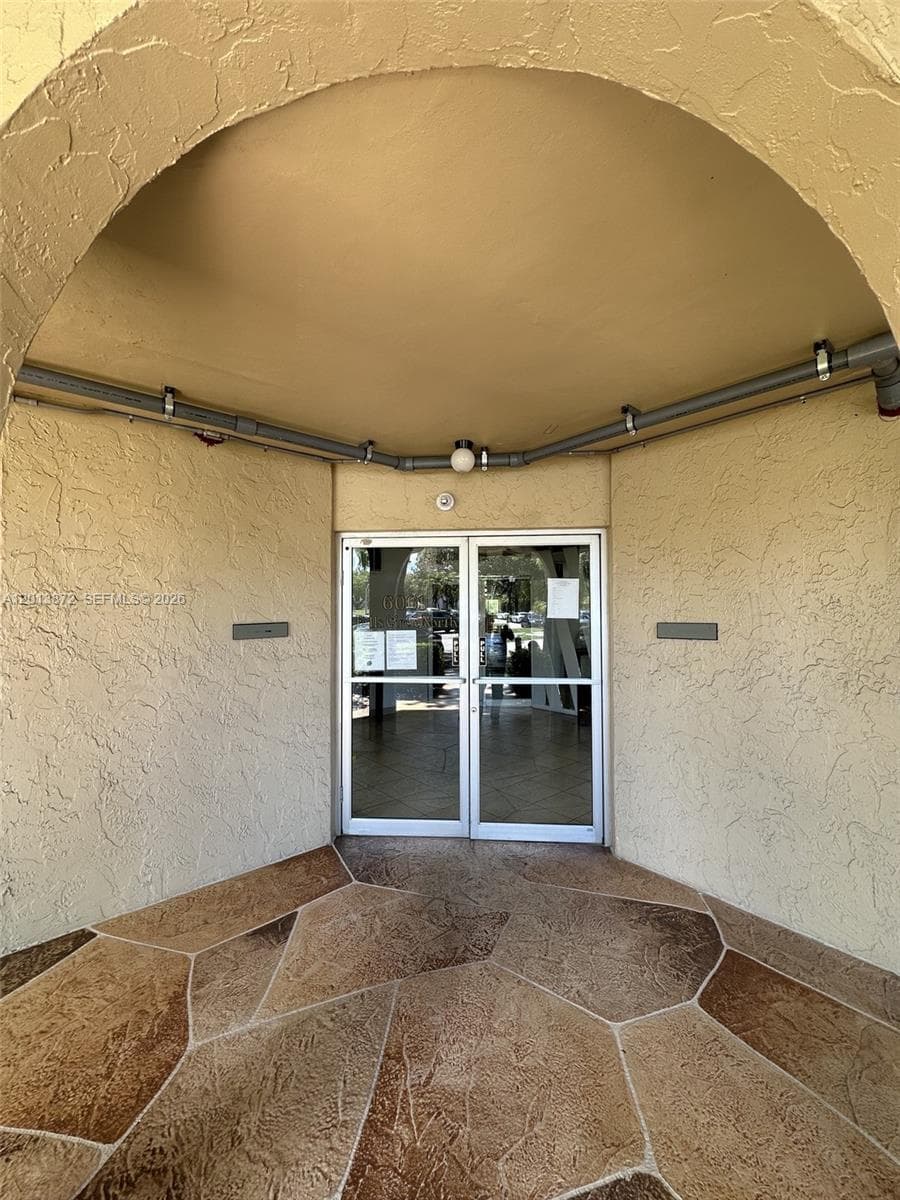 6061 N Falls Cir Dr # 106, Lauderhill FL 33319 photo 2