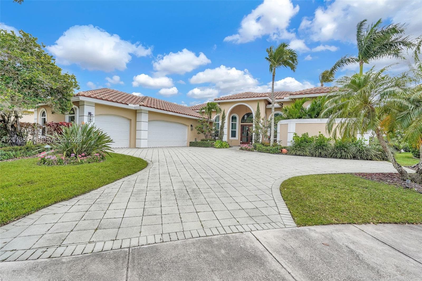 2715 Edgewater Court, Weston FL 33332 photo 2