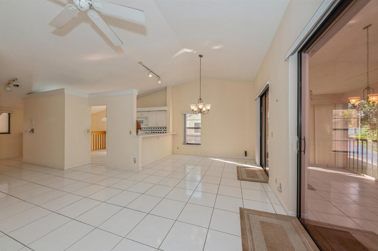 10439 S Circle Lake Drive # 201, Boynton Beach FL 33437 photo 4