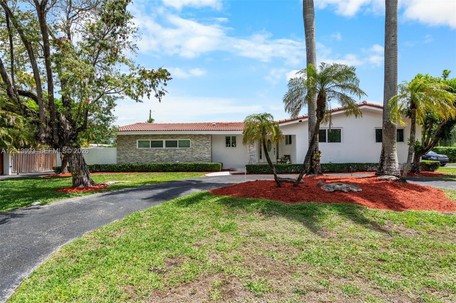 12425 SW 91st Ave, Miami FL 33176 photo 2