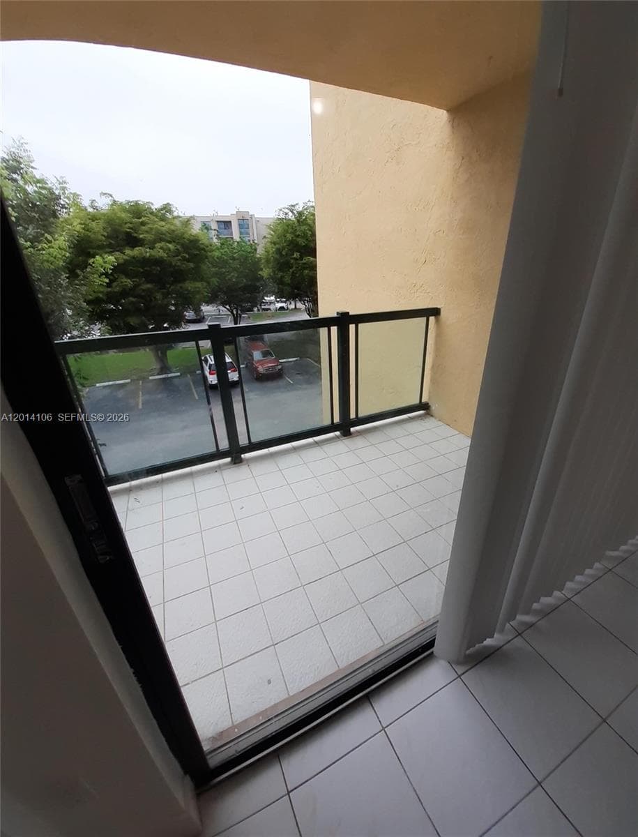 11800 SW 18th St # 4, Miami FL 33175