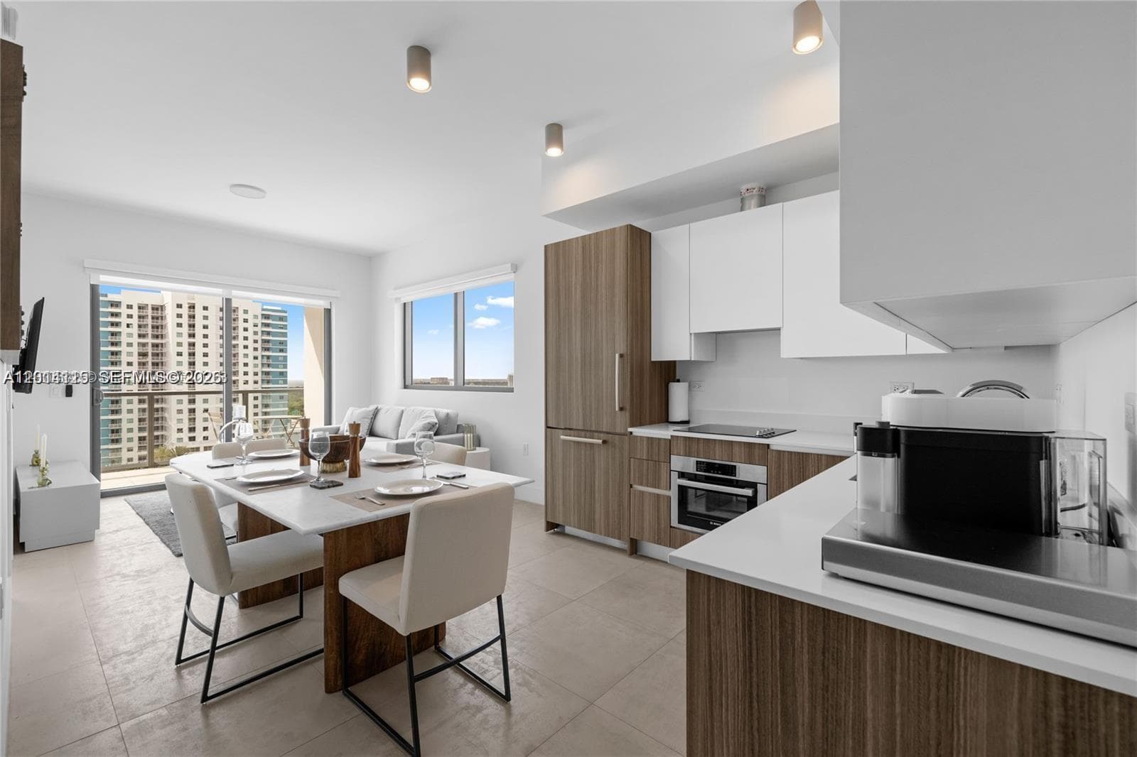 239 SW 9th St # 1502, Miami FL 33130 photo 4