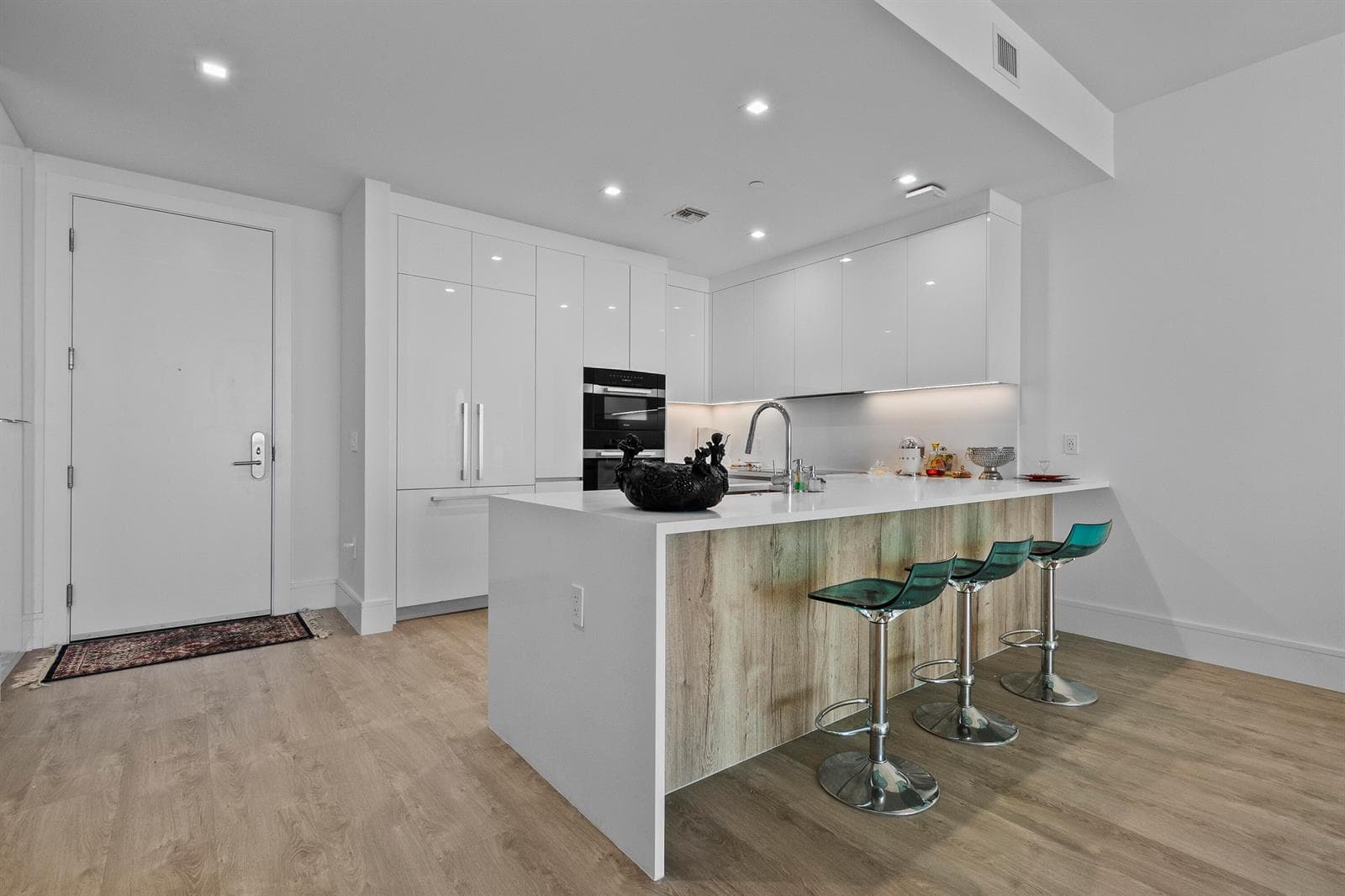 220 Lake Shore Drive # 1913, Lake Park FL 33403 photo 2