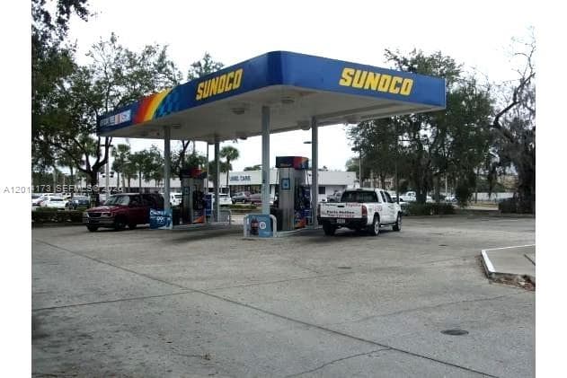 895 N Nova, Daytona FL 32117