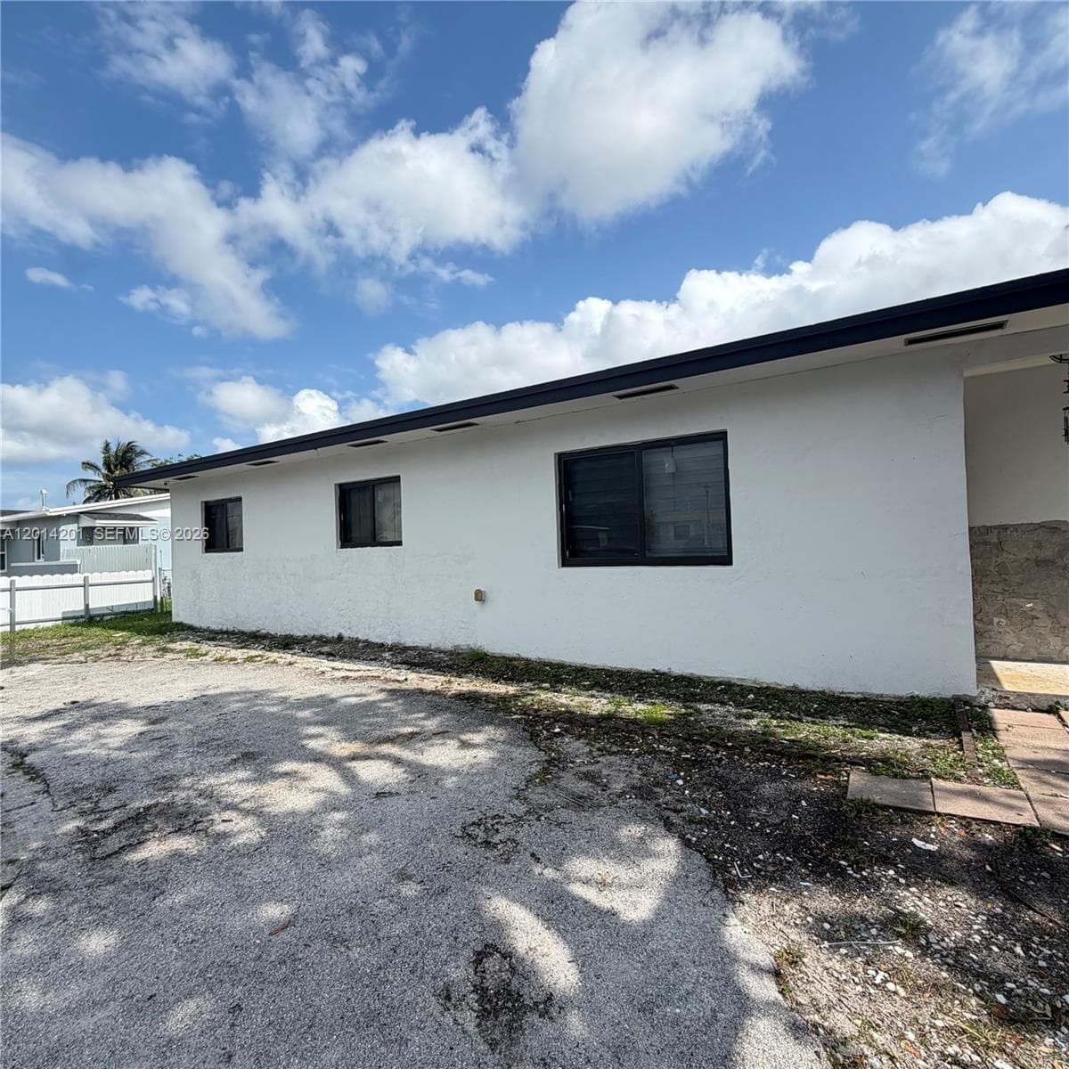 1410 NW 199TH St, Miami Gardens FL 33169