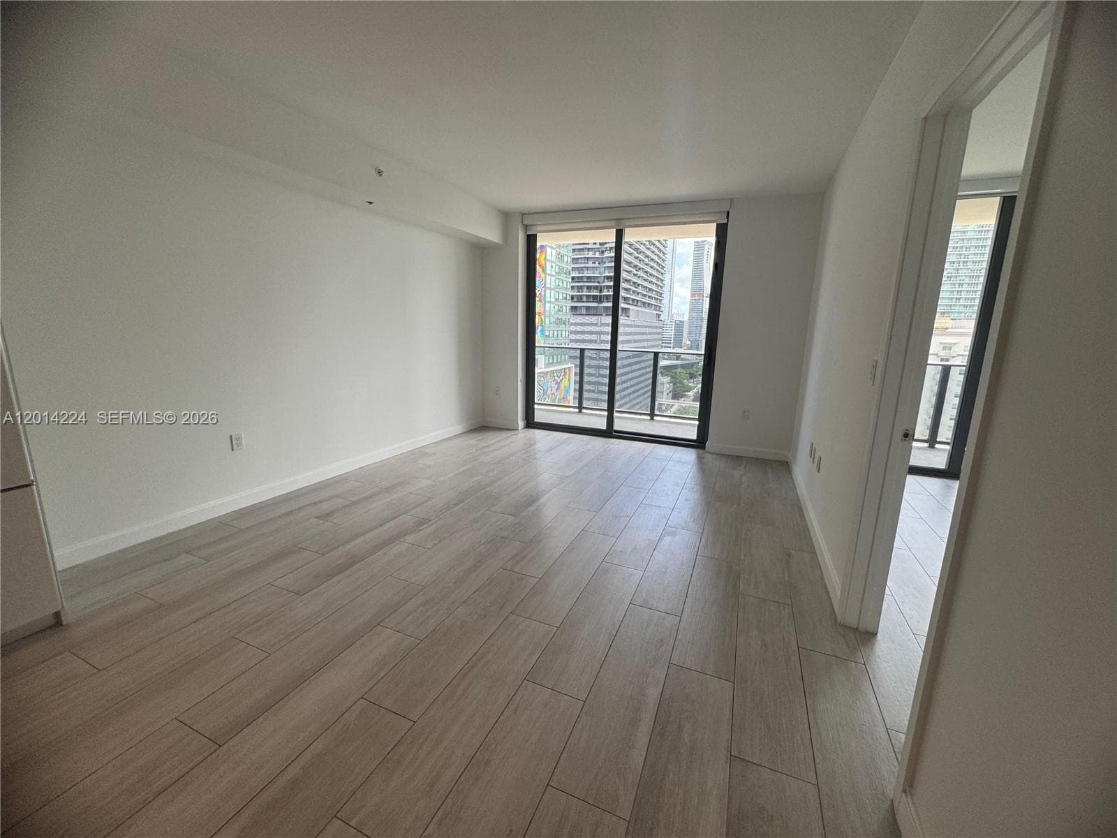 45 SW 9th St # 1104, Miami FL 33130