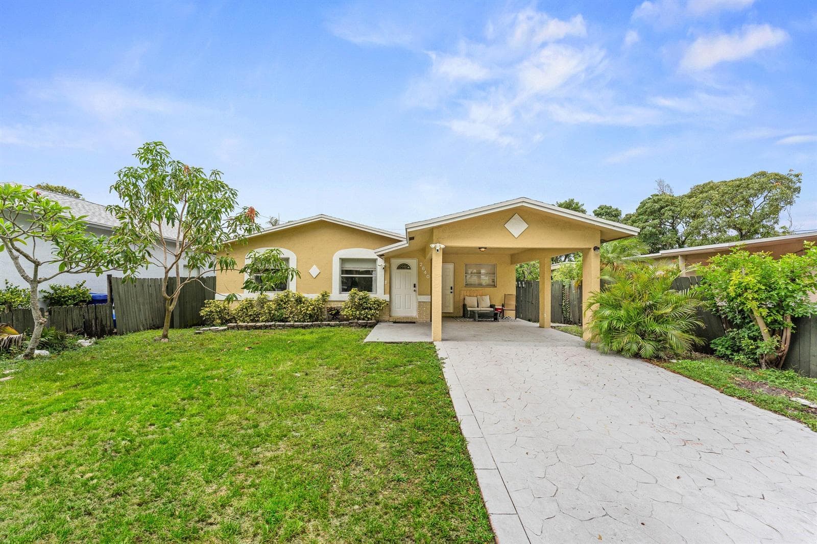 2640 NW 14th Court, Fort Lauderdale FL 33311 photo 2