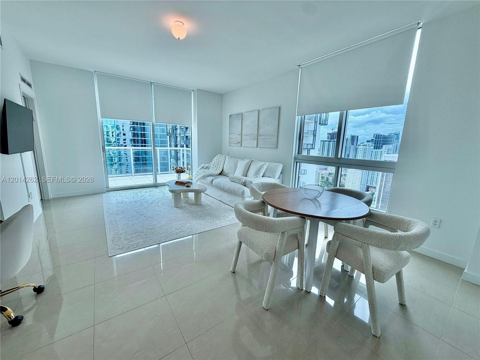 300 S Biscayne Blvd # 3701, Miami FL 33131 photo 2